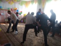 "Воздушный бой" папы подготовительной группы