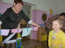 Конкурс "Развесь платочки"