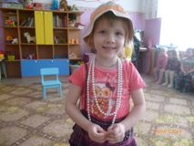 Конкурс "Как мама наряжается"