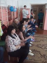 зрители-родители средней группы