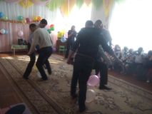 "Воздушный бой" папы подготовительной группы